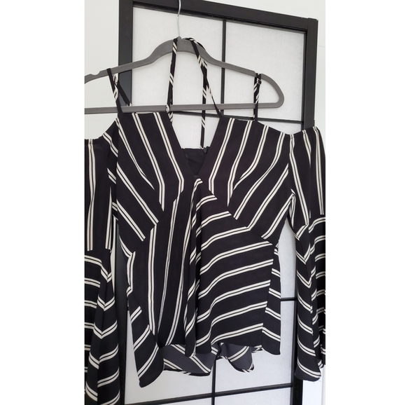 Off the Shoulder - Flared Sleeves Blouse - Picture 2 of 4